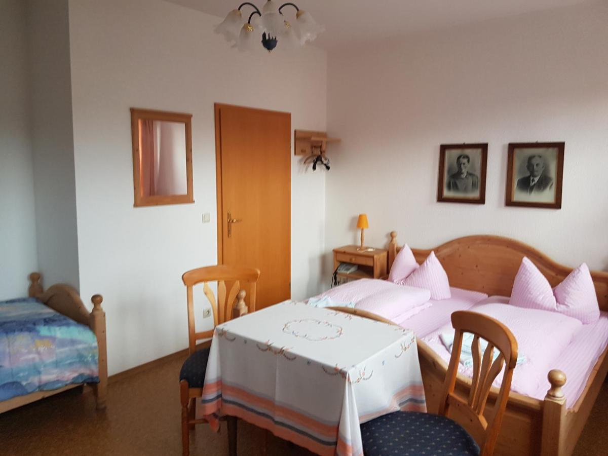Gasthaus Und Hotel Peterhaensel Spechtsbrunn Exterior foto