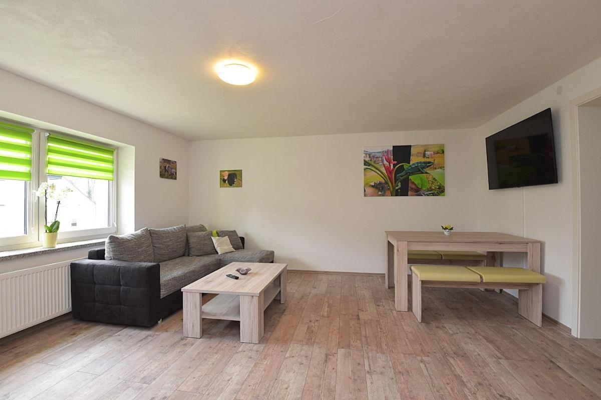 Gasthaus Und Hotel Peterhaensel Spechtsbrunn Quarto foto